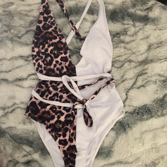 LAST 1 !! NEW & UNIQUE💕😜LEOPARD PRINT 🥰 1 PIECE - Picture 4 of 8